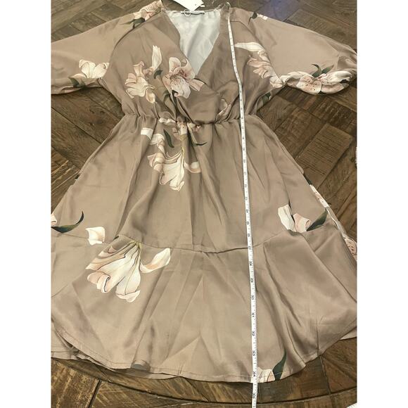 NWT Zara Tan Floral Flowy Dress Size M - Picture 4 of 5
